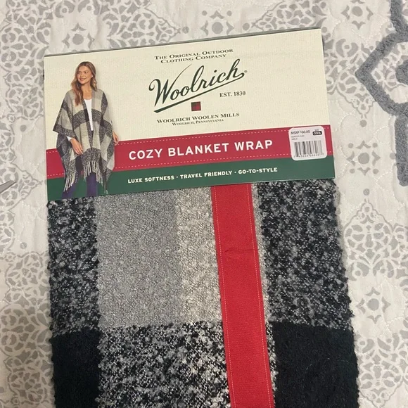 Woolrich Woolen Mills Cozy Blanket Wrap NWT - Picture 3 of 5